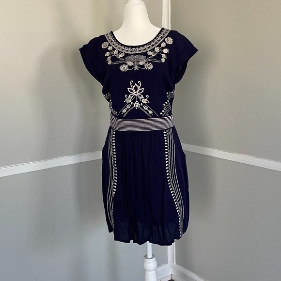 Alya Navy and Ivory Embroidered Dress - Picture 2 of 8